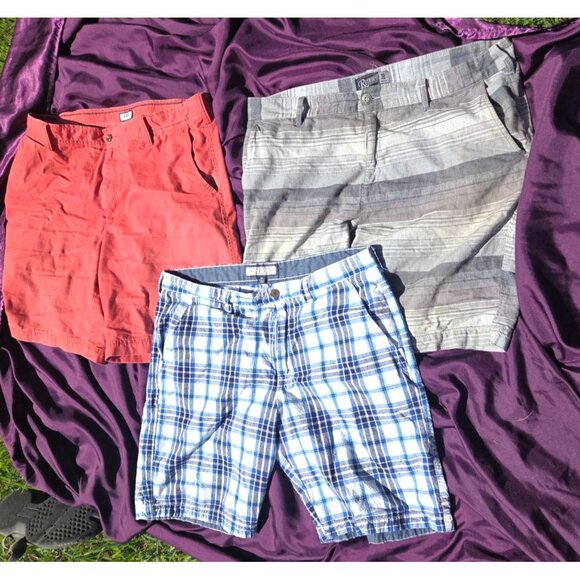 Mens Shorts Bundle 3 Pairs*40 Flag & Anthem Blue Plaid, 40 Rust Izod,38 Retrofit - Picture 2 of 13